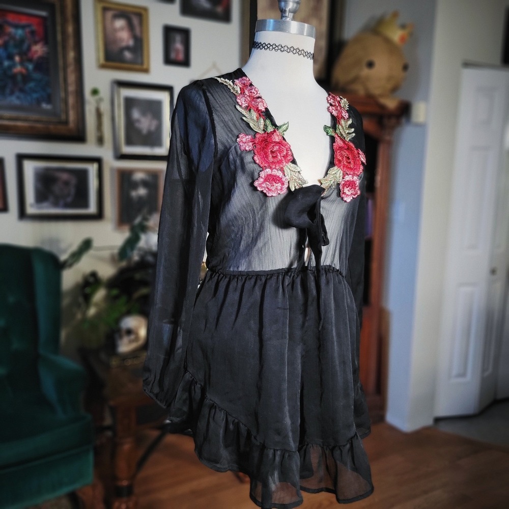 Love‎ Chesley Sheer Romper Black Floral Embroidered Long Sleeve Ruffle Shorts M